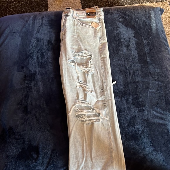 Cute ripped jeans! -never worn before - Picture 2 of 5